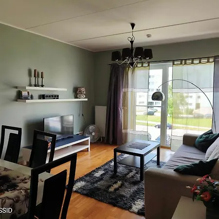 Apartament Chelsea Papiniidu 64 *